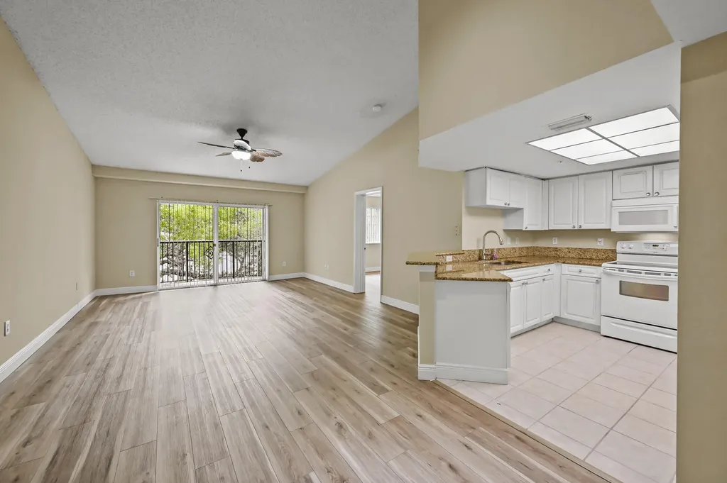 1100 S Crestwood Court S Royal Palm Beach FL 33411