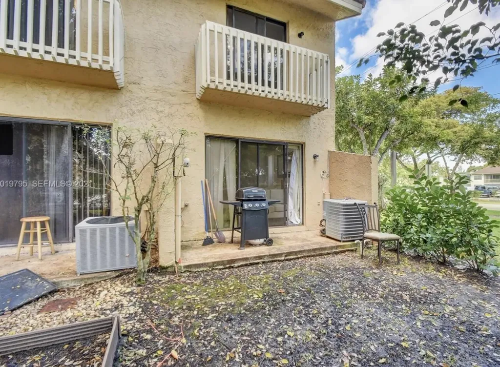 9270 NW 40th Street Coral Springs FL 33065