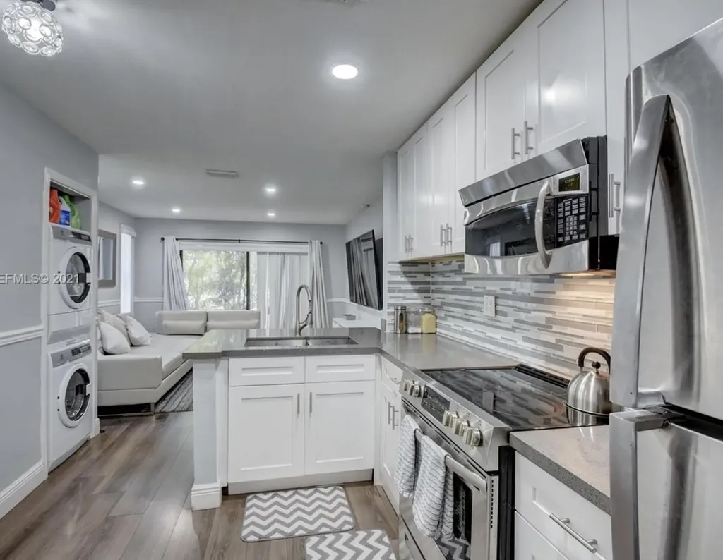 9270 NW 40th Street Coral Springs FL 33065