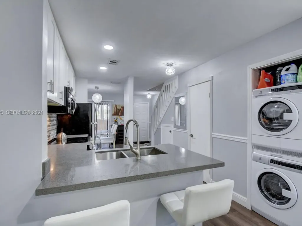 9270 NW 40th Street Coral Springs FL 33065