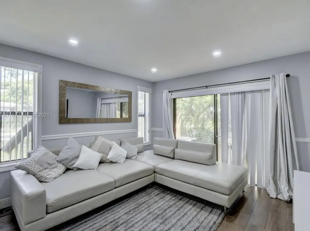 9270 NW 40th Street Coral Springs FL 33065