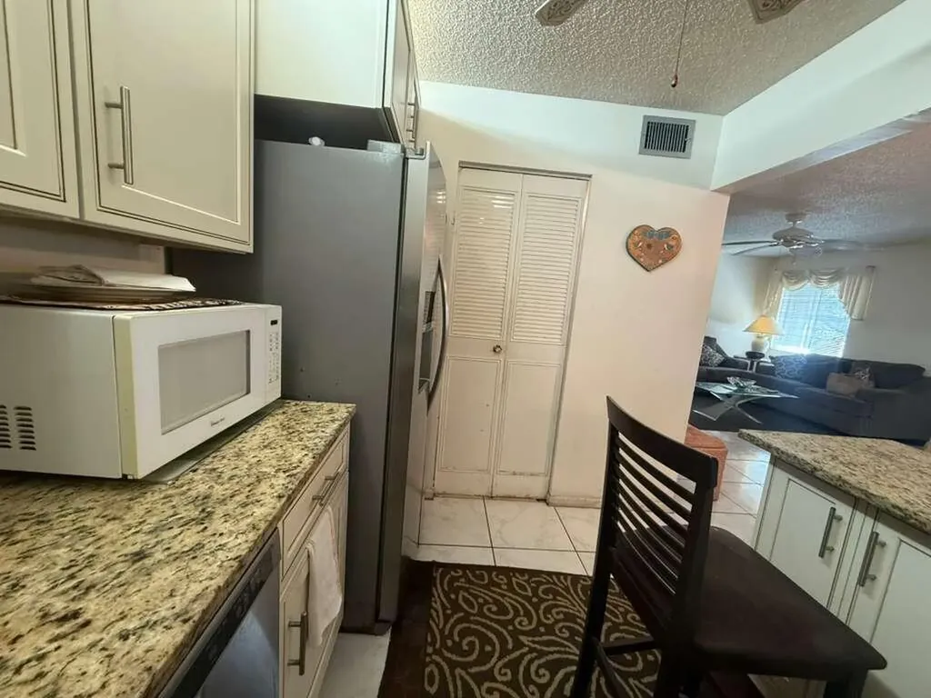 213 Pine Hov Circle Greenacres FL 33463
