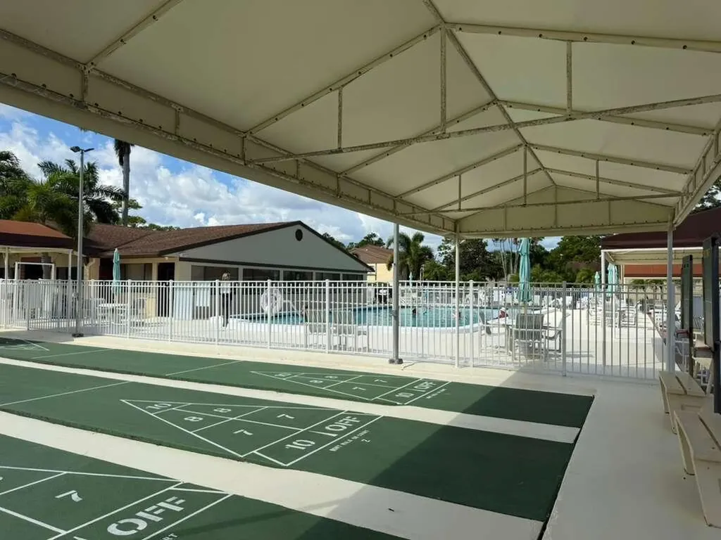 213 Pine Hov Circle Greenacres FL 33463