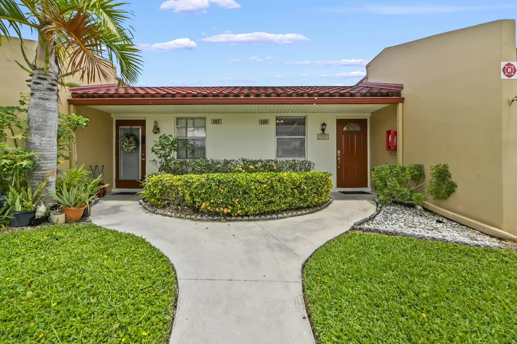 109 Lake Barbara Drive West Palm Beach FL 33411