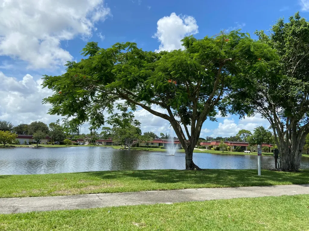 290 Cape Cod Circle Lake Worth FL 33467