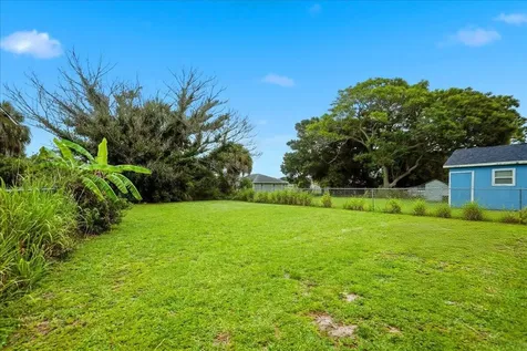 1110 N 22nd Street Fort Pierce FL 34950