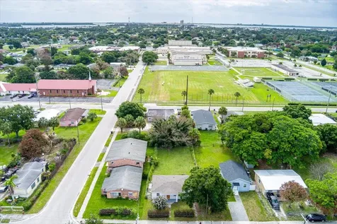 1110 N 22nd Street Fort Pierce FL 34950