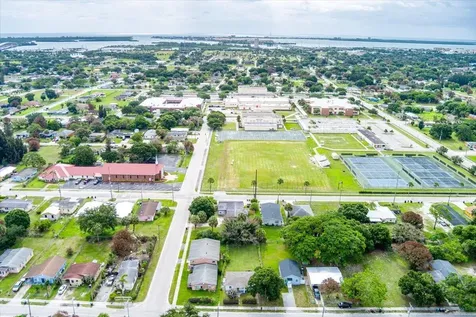 1110 N 22nd Street Fort Pierce FL 34950