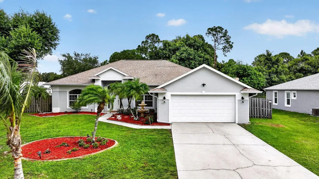 1571 SW Hunnicut Avenue Port St Lucie FL 34953