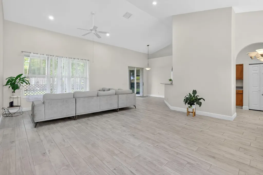1571 SW Hunnicut Avenue Port St Lucie FL 34953