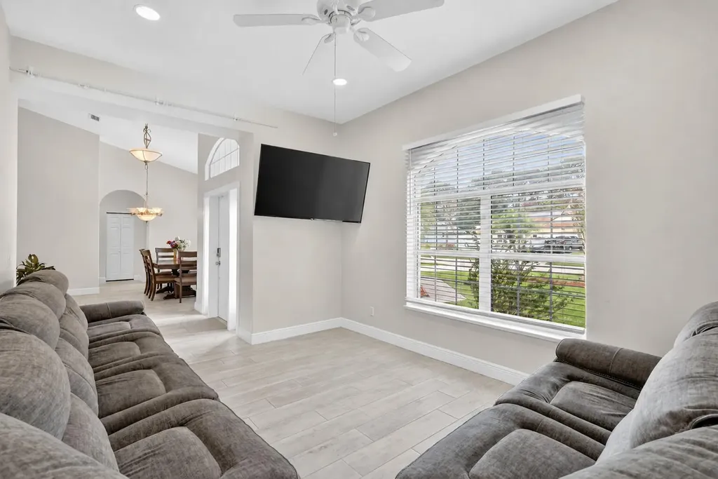 1571 SW Hunnicut Avenue Port St Lucie FL 34953