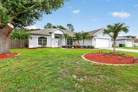 1571 SW Hunnicut Avenue Port St Lucie FL 34953