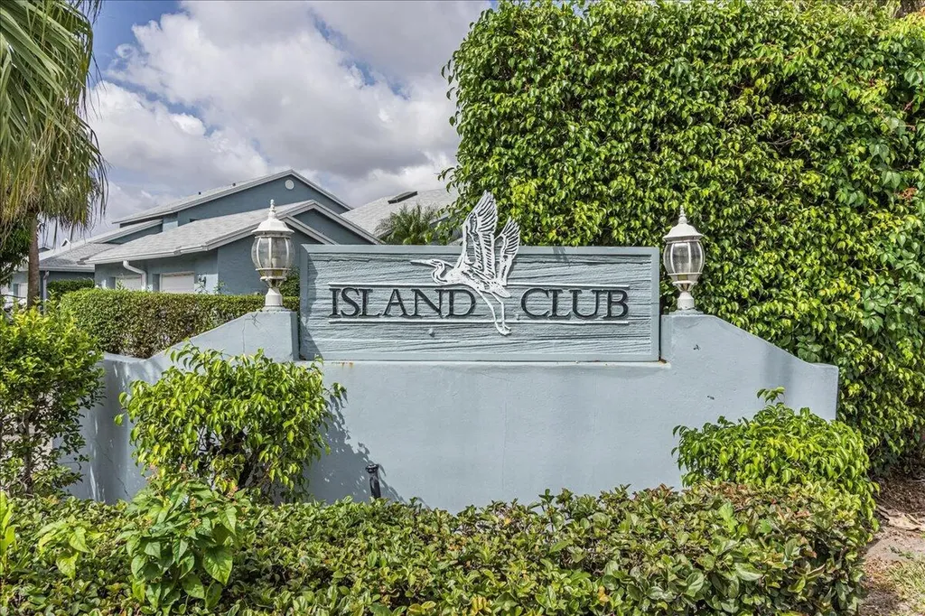 3801 Island Club Circle E Lake Worth FL 33462