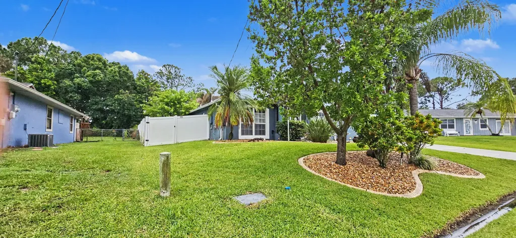 1874 SW Nantucket Avenue Port St Lucie FL 34953