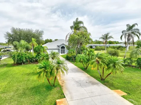 2704 SE Eagle Drive Port St Lucie FL 34984