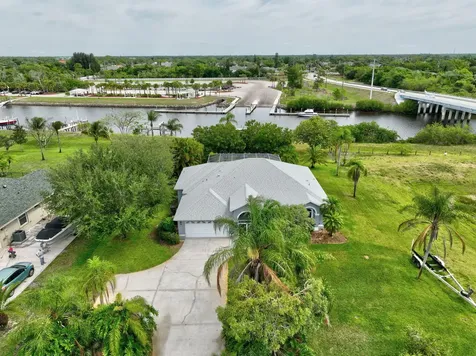 2704 SE Eagle Drive Port St Lucie FL 34984