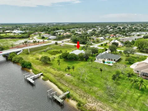 2704 SE Eagle Drive Port St Lucie FL 34984