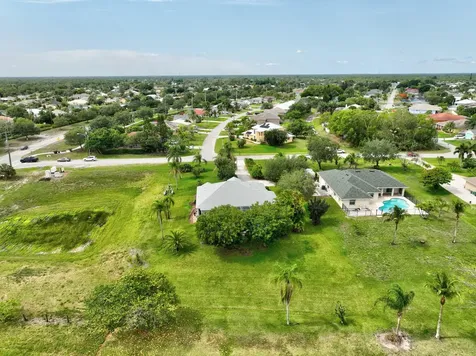 2704 SE Eagle Drive Port St Lucie FL 34984