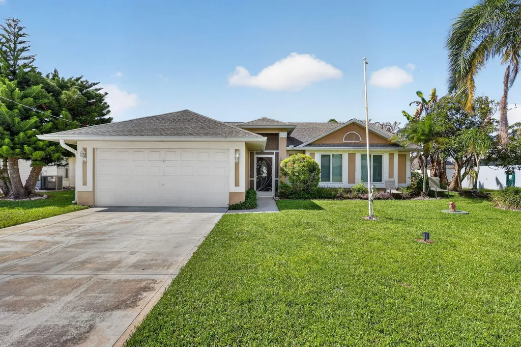 2755 SE Caladium Avenue Port St Lucie FL 34952