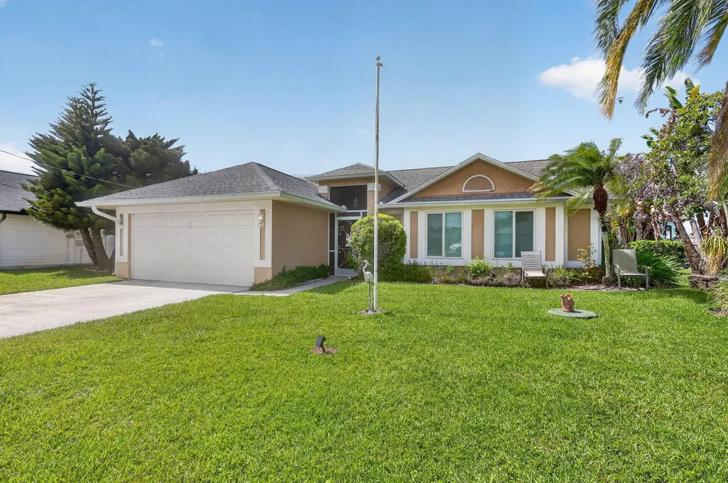 2755 SE Caladium Avenue Port St Lucie FL 34952