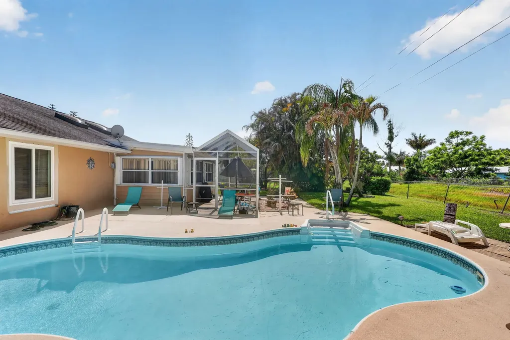 2755 SE Caladium Avenue Port St Lucie FL 34952
