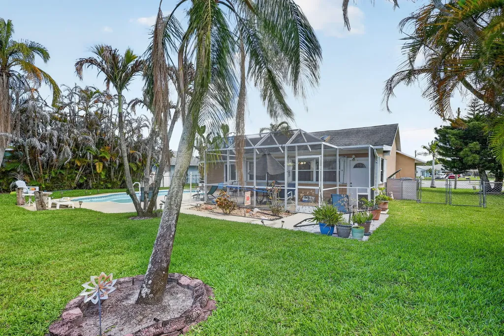 2755 SE Caladium Avenue Port St Lucie FL 34952