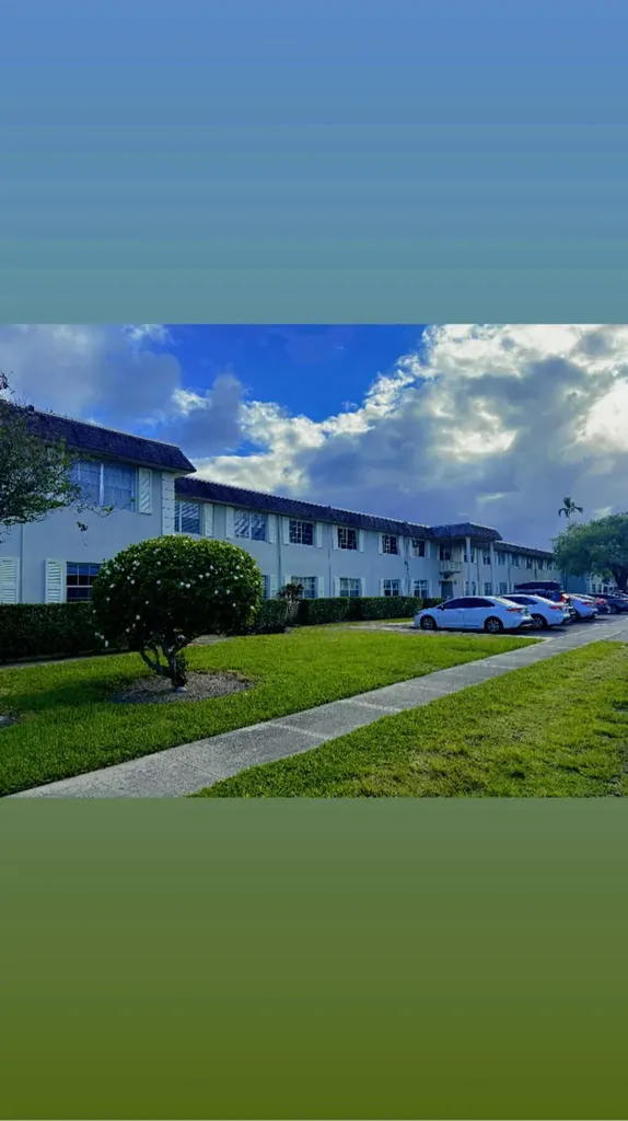 1560 Mckinley Street Hollywood FL 33020