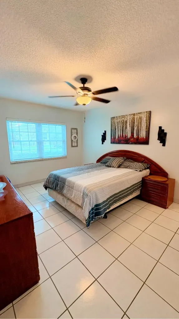 1560 Mckinley Street Hollywood FL 33020