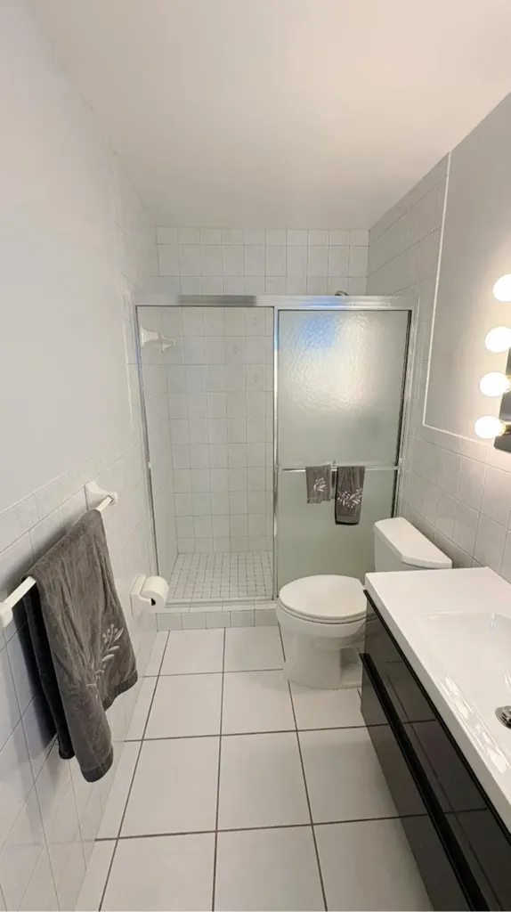 1560 Mckinley Street Hollywood FL 33020