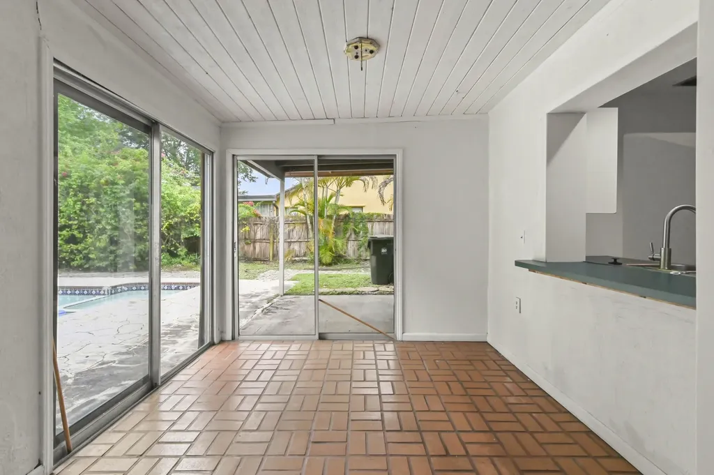1019 Hickory Trail Wellington FL 33414