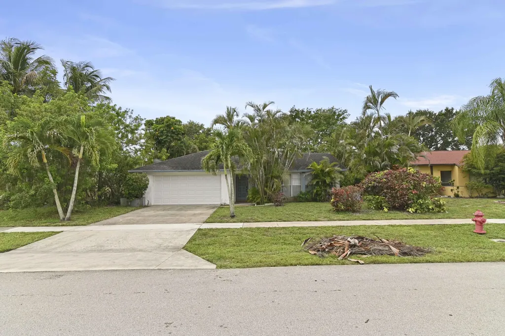1019 Hickory Trail Wellington FL 33414