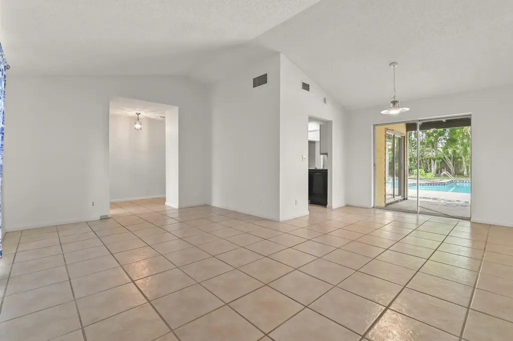 1019 Hickory Trail Wellington FL 33414