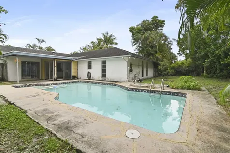 1019 Hickory Trail Wellington FL 33414