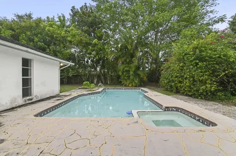 1019 Hickory Trail Wellington FL 33414