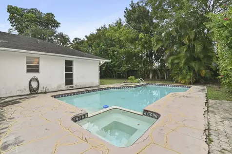 1019 Hickory Trail Wellington FL 33414