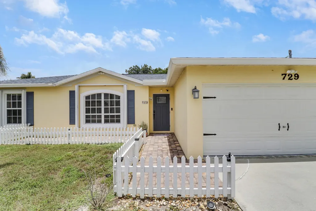 729 SW Saragossa Avenue Port St Lucie FL 34953