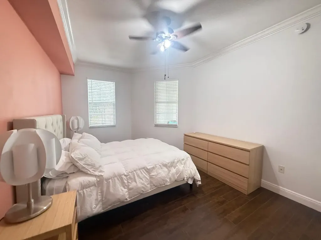 533 NE 3rd Avenue Fort Lauderdale FL 33301