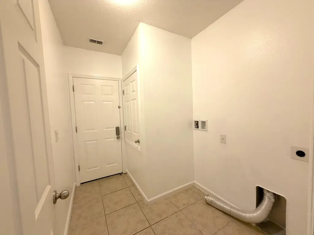 1269 SW Lexington Manor SW Vero Beach FL 32962