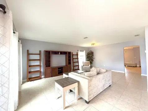 1269 SW Lexington Manor SW Vero Beach FL 32962