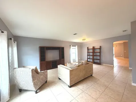 1269 SW Lexington Manor SW Vero Beach FL 32962