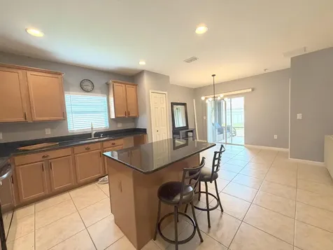 1269 SW Lexington Manor SW Vero Beach FL 32962