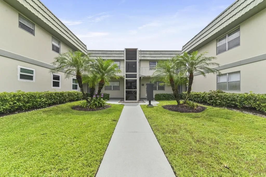 520 Monaco K Delray Beach FL 33446