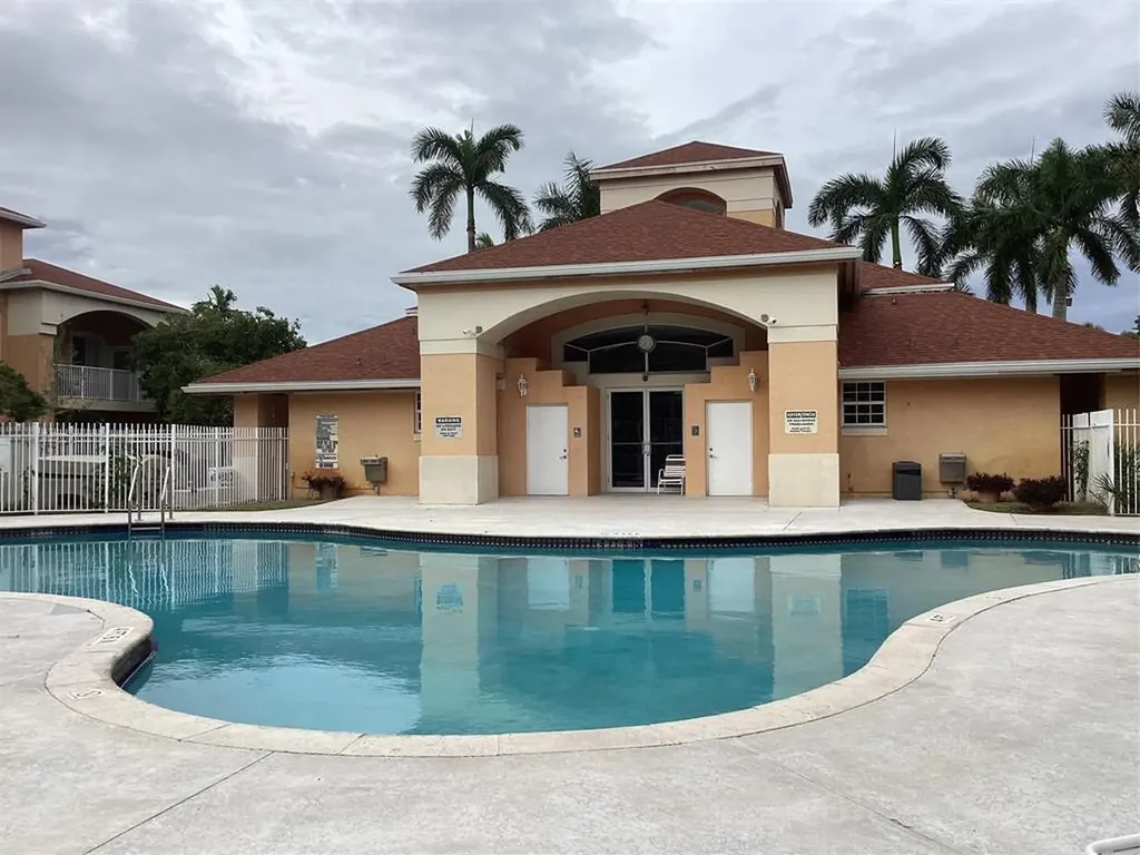 6900 SW 39th Street Davie FL 33314