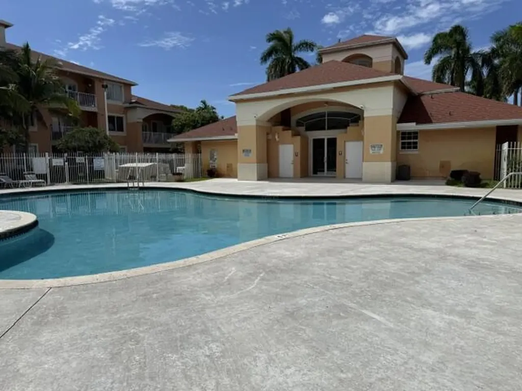 6900 SW 39th Street Davie FL 33314