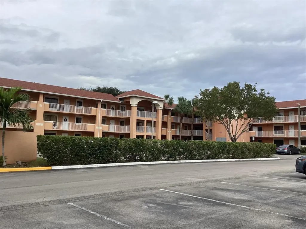 6900 SW 39th Street Davie FL 33314