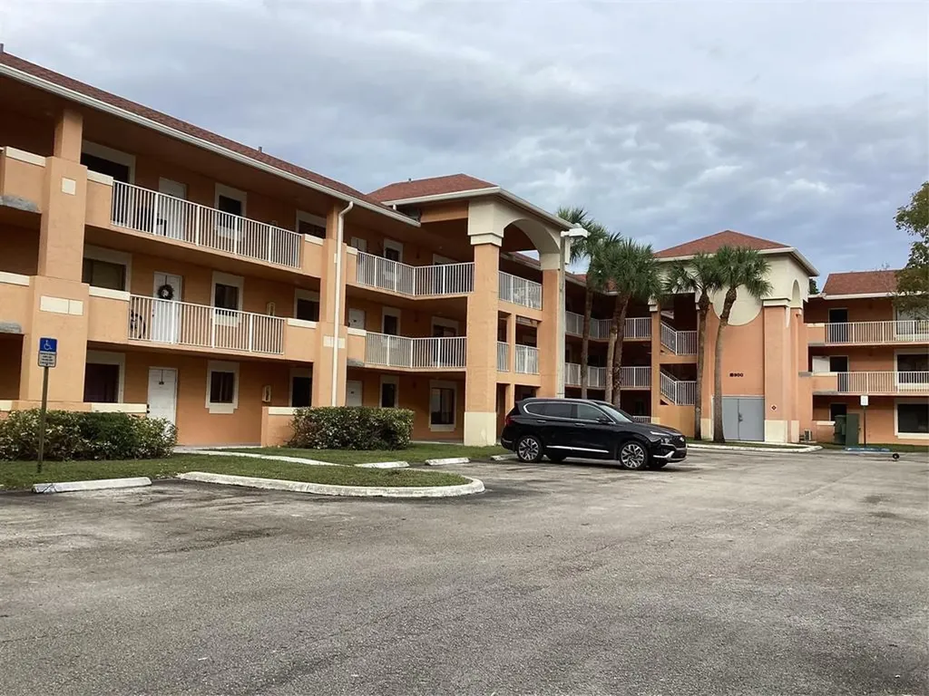 6900 SW 39th Street Davie FL 33314
