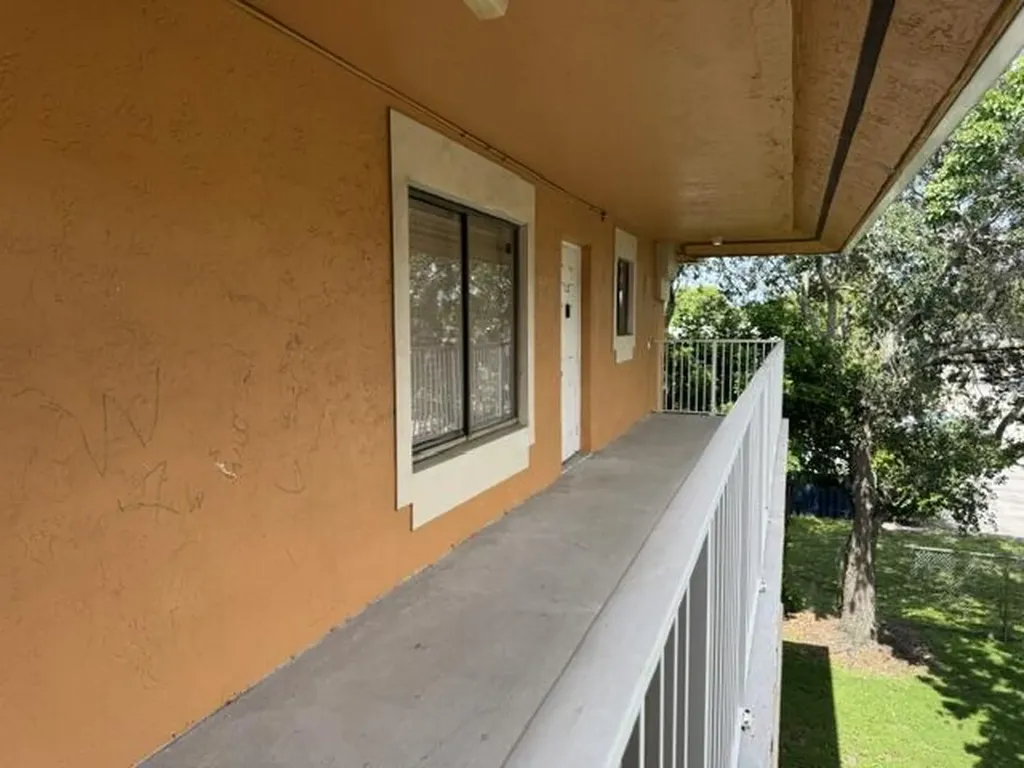 6900 SW 39th Street Davie FL 33314