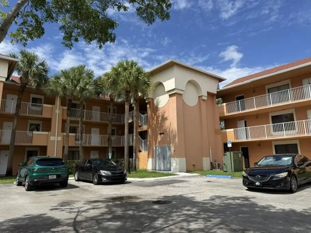 6900 SW 39th Street Davie FL 33314