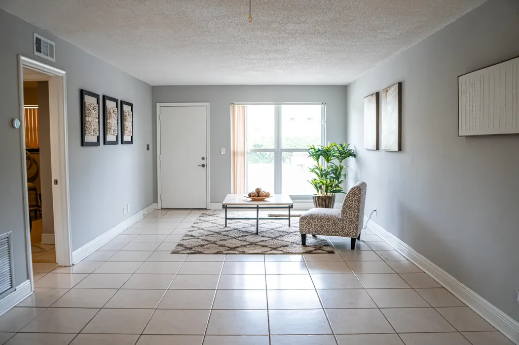 55 SE 14th Street Boca Raton FL 33432