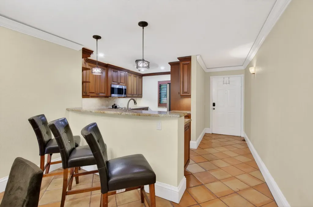 1202 S Lake Drive Lantana FL 33462
